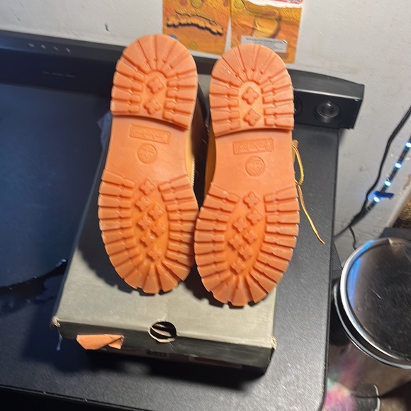 *Never Worn * Timberland Boots - Picture 7 of 9
